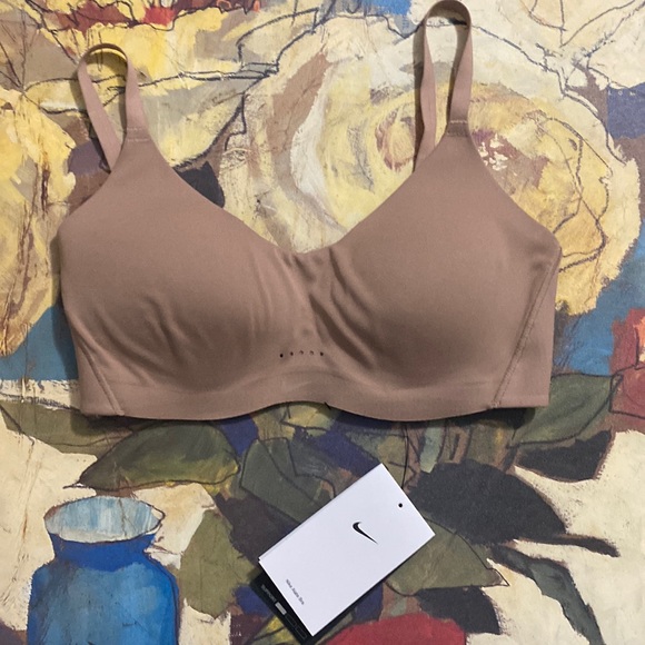 NIKE Light Support Bra